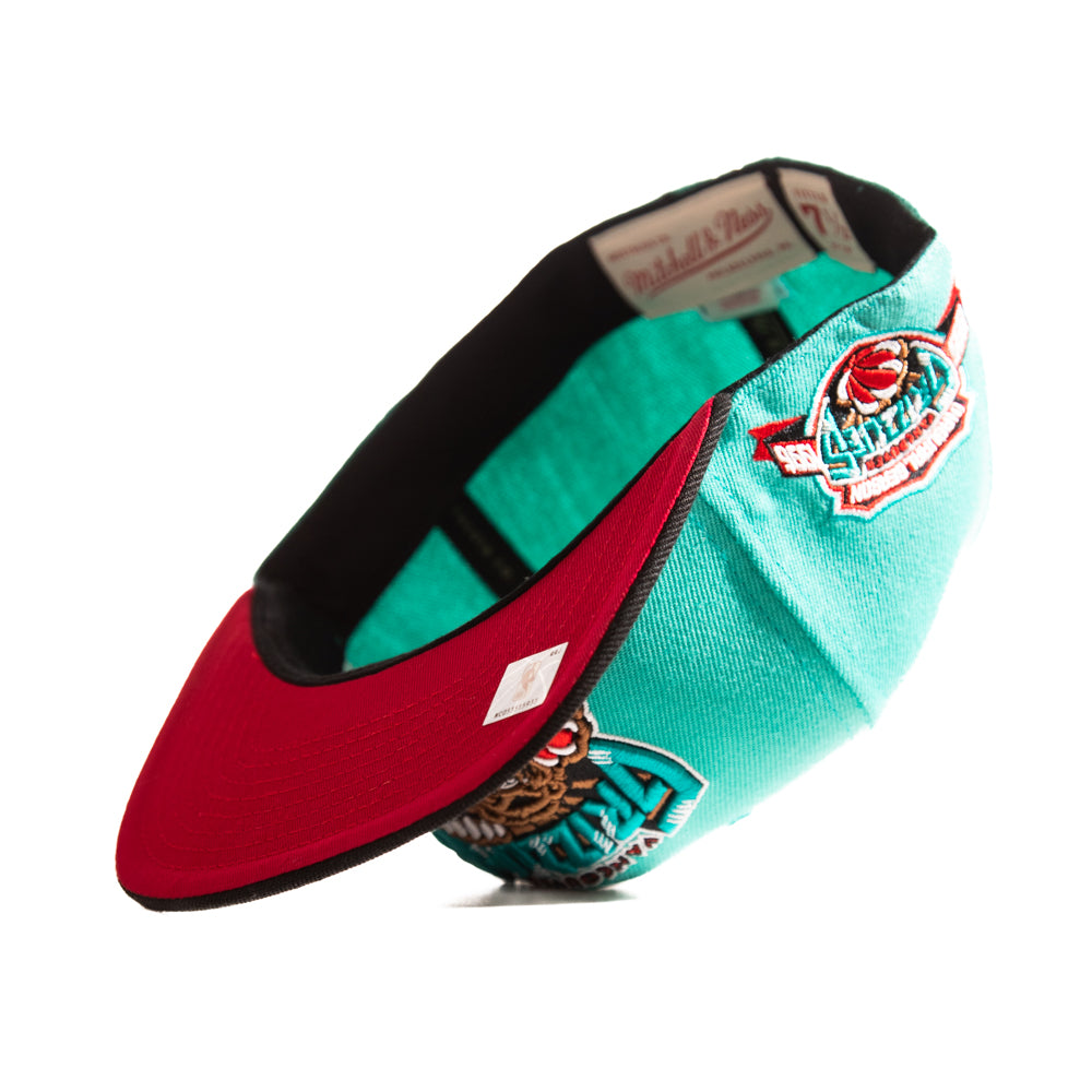 Mitchell & Ness Fitted Cap: Vancouver Grizzlies [Team Side HWC]