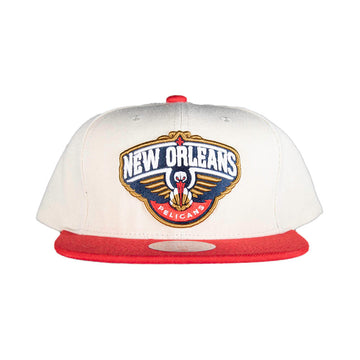 Mitchell & Ness New Orleans Pelicans Snapback - Cream / Red