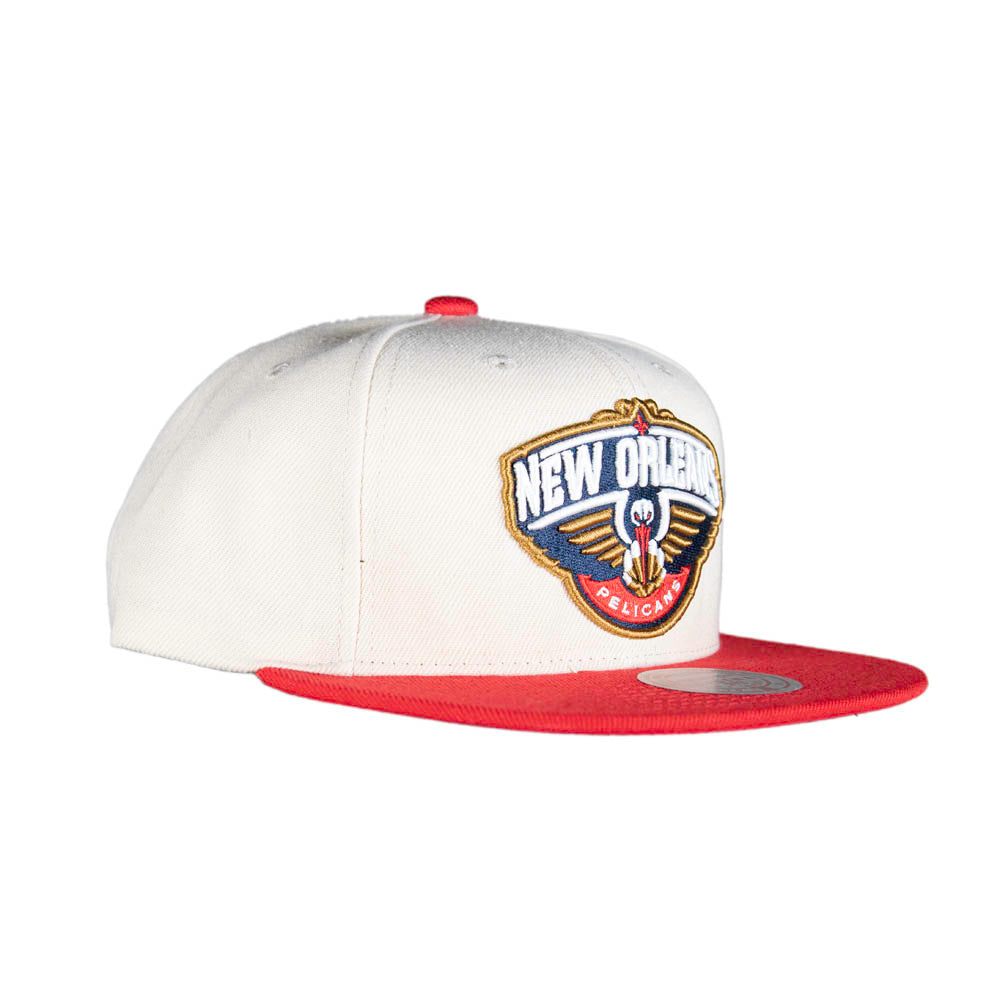 Mitchell & Ness New Orleans Pelicans Snapback - Cream / Red