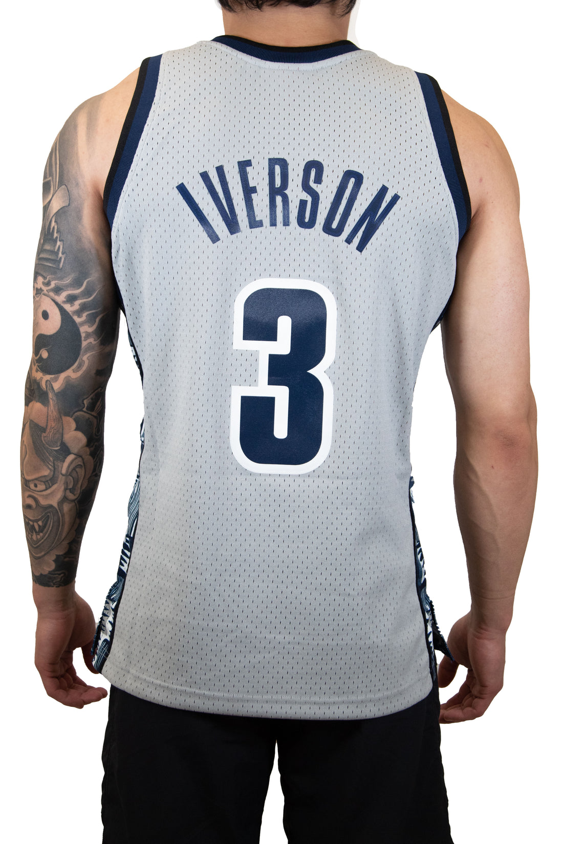 Mitchell & Ness: Harwood Classic Georgetown Hoyas Jersey (Allen Iverson)